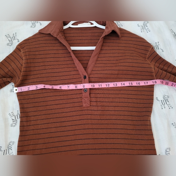 In Loom long sleeves top in rusty brown with blue stripes size small - Picture 3 of 9